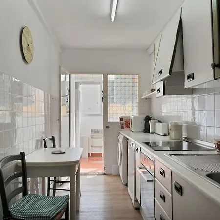 En El Centro De San Pedro Alcantara - La Libertad 3 5 4 * Marbella