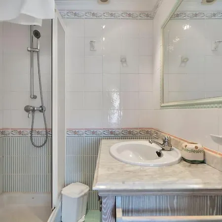 Apartmán En El Centro De San Pedro Alcantara - La Libertad 3 5 4