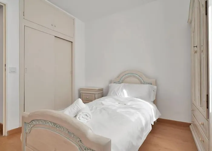 En El Centro De San Pedro Alcantara - La Libertad 3 5 4 Апартаменти